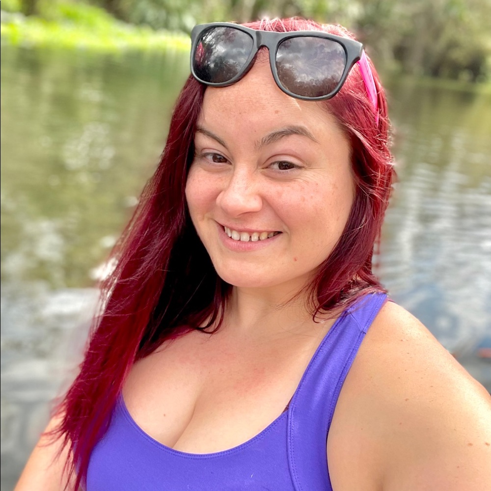 🧜🏼‍♀️ Meet Your Posher! 🦩